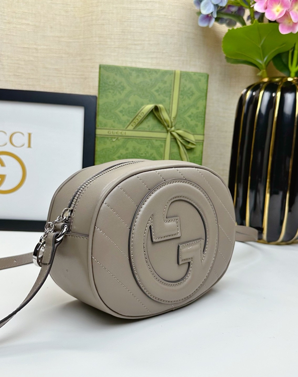 激安グッチバッグコピー背面デザイン